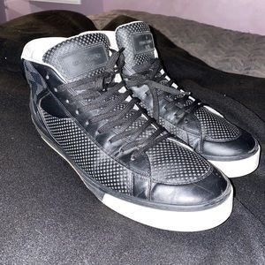 LOUIS VUITTON SNEAKERS 100% AUTHENTIC